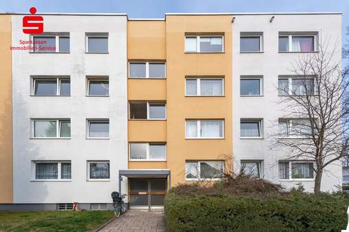 Hausansicht Hausansicht - Etagenwohnung in 81927 München mit 80m² kaufen