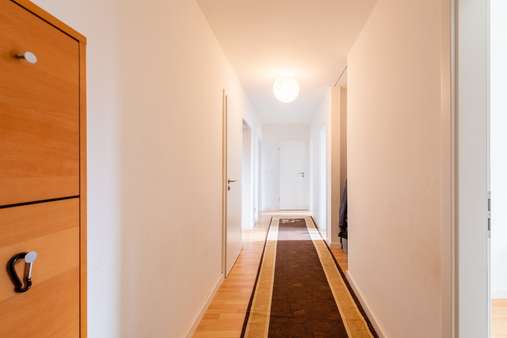 Flur - Etagenwohnung in 81927 München mit 80m² kaufen