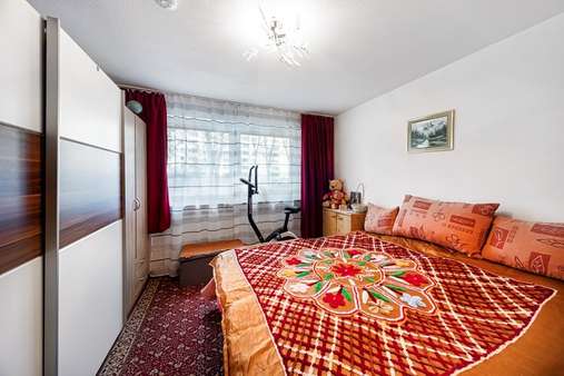 Schlafzimmer - Erdgeschosswohnung in 81737 München mit 55m² kaufen