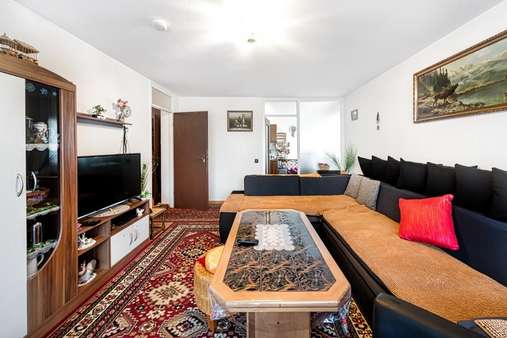 Wohnzimmer - Erdgeschosswohnung in 81737 München mit 55m² kaufen