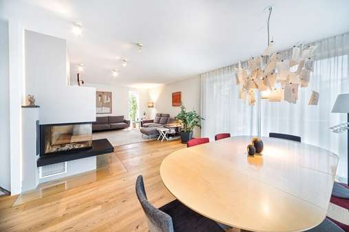 Wohnzimmer - Einfamilienhaus in 82335 Berg mit 402m² kaufen