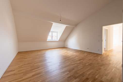Schlafzimmer I - Dachgeschosswohnung in 81541 München mit 97m² kaufen
