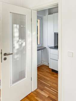 Blick in die Küche - Etagenwohnung in 85567 Grafing mit 28m² kaufen