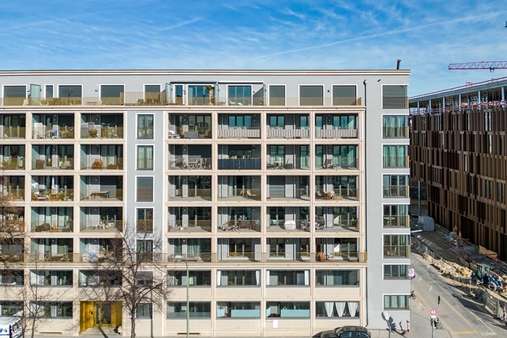 Hausansicht - Etagenwohnung in 81677 München mit 91m² kaufen