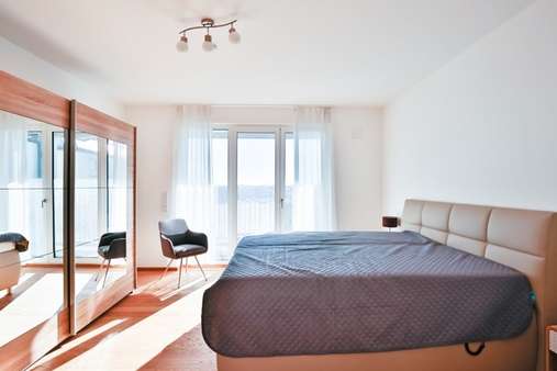 Schlafzimmer - Etagenwohnung in 81677 München mit 91m² kaufen