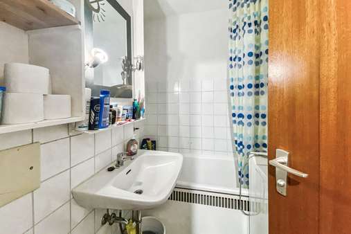 Badezimmer innenliegend - Etagenwohnung in 81373 München mit 27m² kaufen