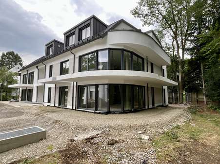 Südwest-Terrasse Südwest-Terrasse - Erdgeschosswohnung in 81737 München mit 110m² kaufen
