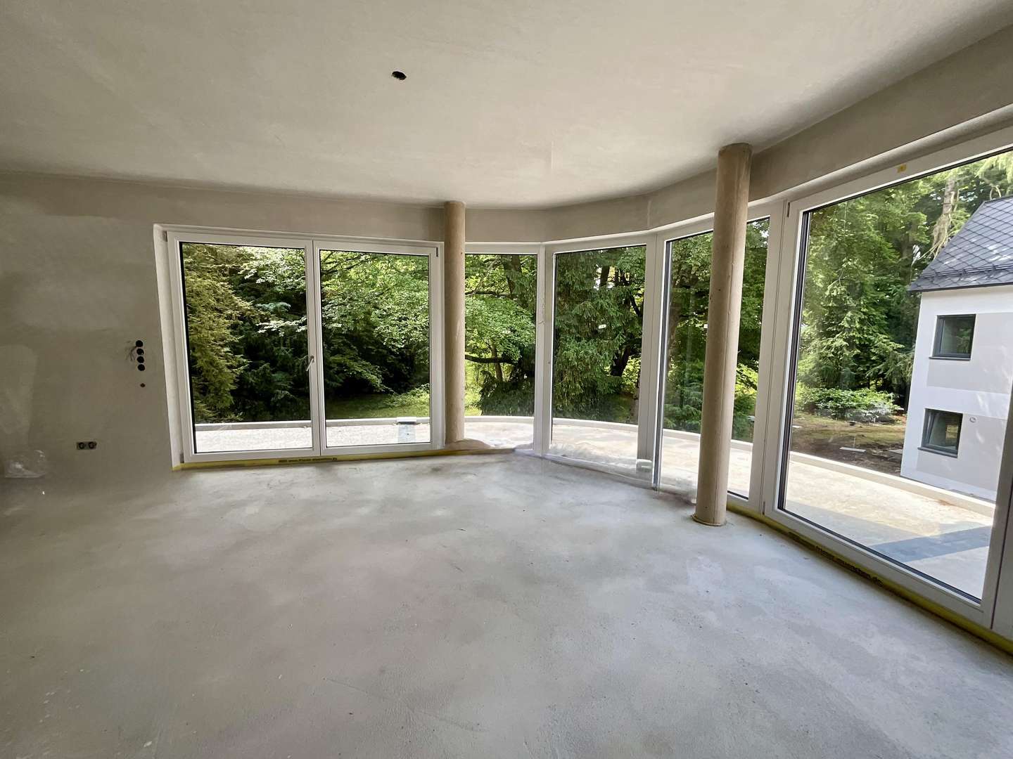 Fensterfront Wohnzimmer - Etagenwohnung in 81737 München mit 109m² kaufen