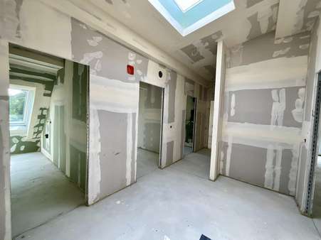 Flur - Dachgeschosswohnung in 81737 München mit 97m² kaufen