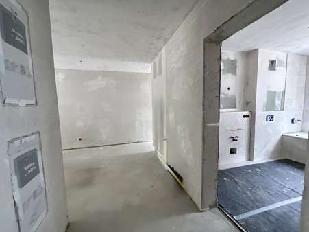 Flur Flur - Erdgeschosswohnung in 81737 München mit 75m² kaufen