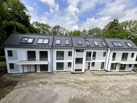 Vorderseite Rückgebäude Vorderseite Rückgebäude - Etagenwohnung in 81737 München mit 145m² kaufen
