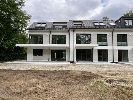 Außenansicht Außenansicht - Dachgeschosswohnung in 81737 München mit 97m² kaufen