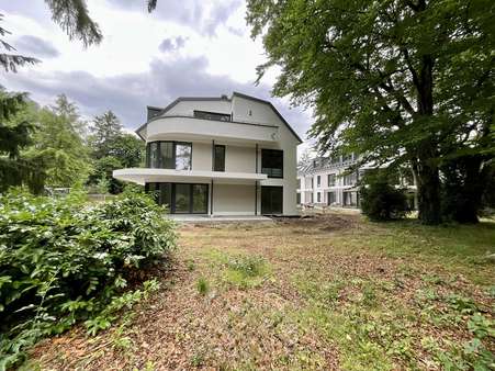 Außenansicht - Dachgeschosswohnung in 81737 München mit 109m² kaufen
