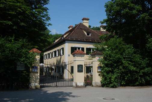 Gasthof - Erdgeschosswohnung in 80992 München mit 47m² kaufen