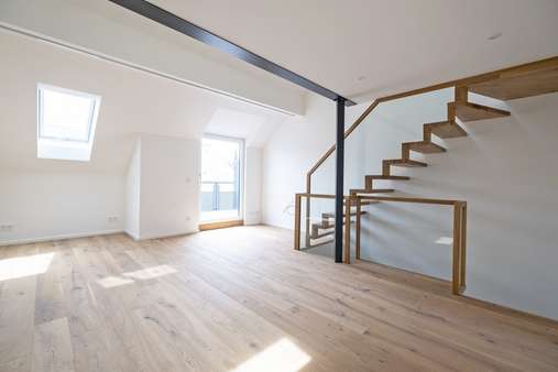Wohnbereich - Maisonette-Wohnung in 80993 München mit 85m² kaufen