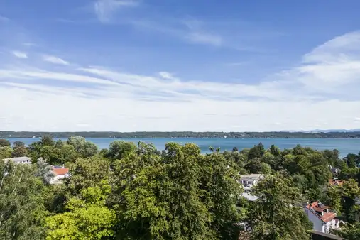 3-Zimmer-Dachgeschosswohnung mit zwei Terrassen mit Blick auf den Starnberger See