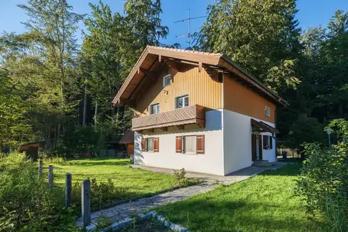 Maisonettewohnung mit 2/3 Grundstücksanteil am Ortsrand von Holzkirchen