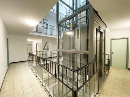 Treppenhaus - Etagenwohnung in 81541 München mit 49m² kaufen