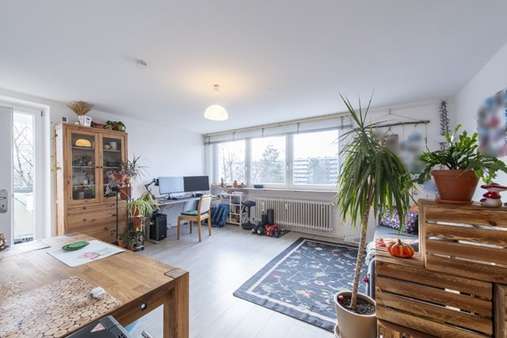 Wohnzimmer - Etagenwohnung in 81477 München mit 49m² kaufen