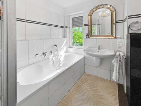 Badezimmer - Etagenwohnung in 80995 München mit 62m² kaufen