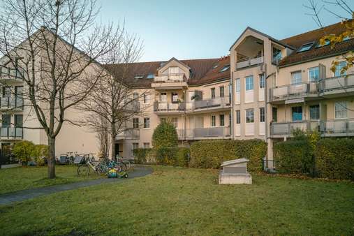 Hausansicht - Etagenwohnung in 80995 München mit 98m² kaufen