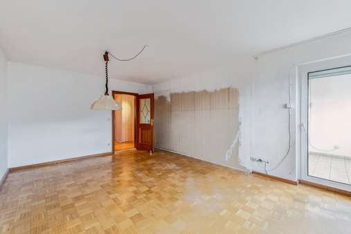 Wohnzimmer - Etagenwohnung in 81735 München mit 77m² kaufen