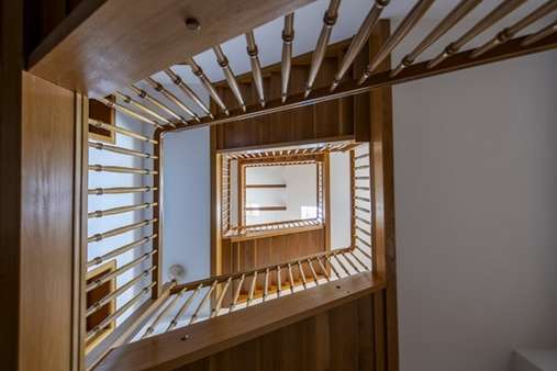 Treppenhaus - Etagenwohnung in 82194 Gröbenzell mit 83m² kaufen