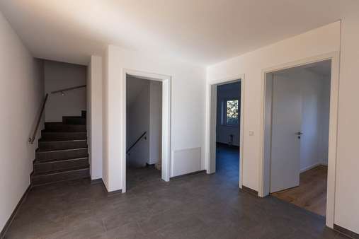 Flur - Doppelhaushälfte in 82057 Icking mit 158m² kaufen