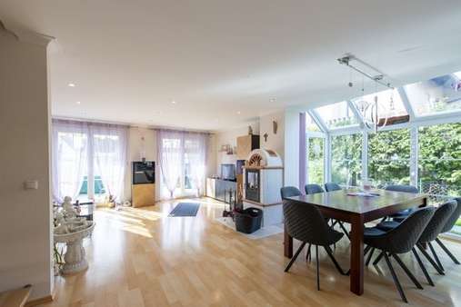 Wohn-/ Essbereich - Doppelhaushälfte in 82178 Puchheim mit 143m² kaufen