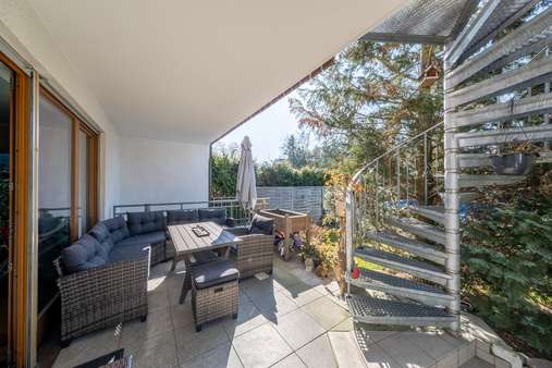 Außentreppe - Zweifamilienhaus in 81243 München mit 190m² kaufen