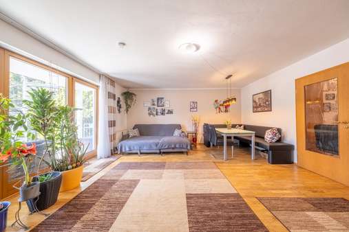Wohnzimmer Erdgeschoss - Zweifamilienhaus in 81243 München mit 190m² kaufen