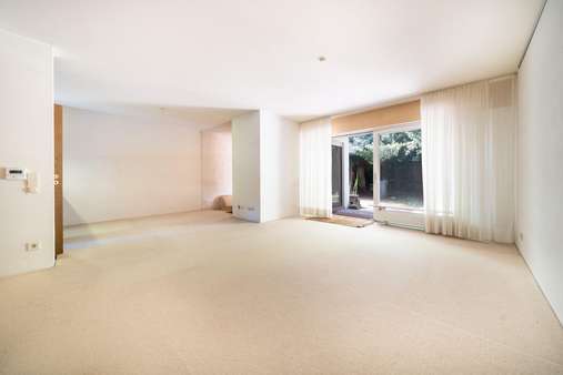 Wohn- und Esszimmer Wohn- und Esszimmer - Reihenmittelhaus in 82166 Gräfelfing mit 155m² kaufen