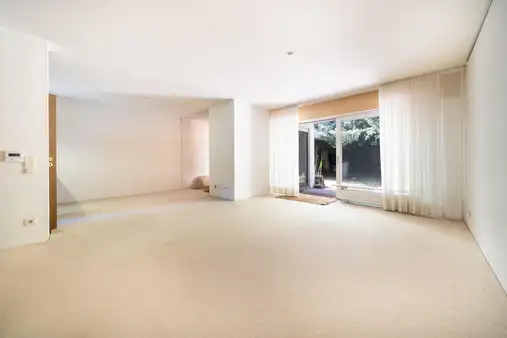 Ruhig gelegenes Reihenmittelhaus mit mehr als 200 m²  Wohn-/ Nutzfläche