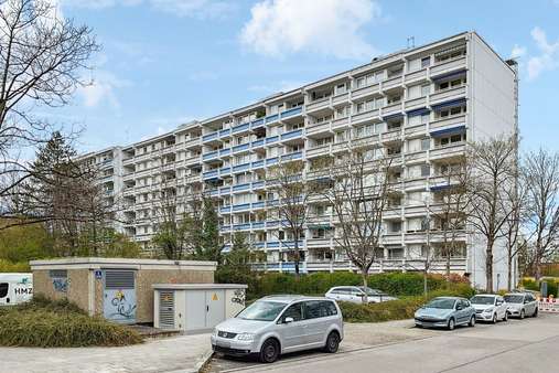Rückansicht - Etagenwohnung in 81737 München mit 41m² als Kapitalanlage kaufen
