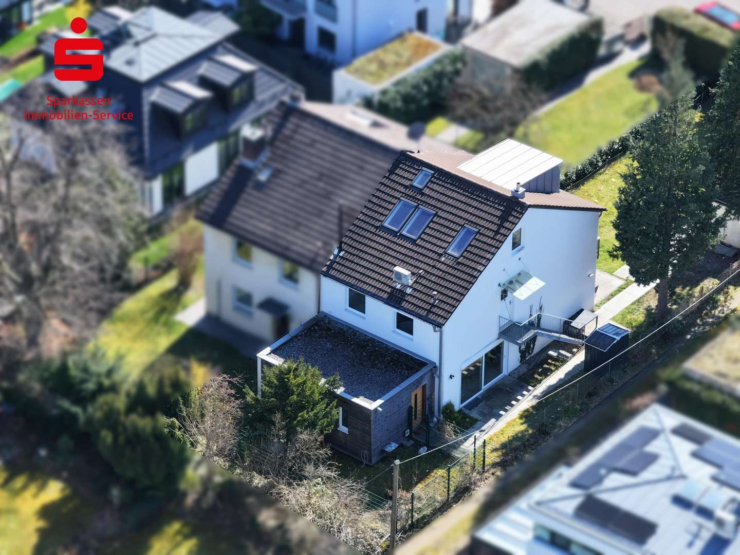 Hausansicht - Doppelhaushälfte in 81827 München mit 186m² kaufen