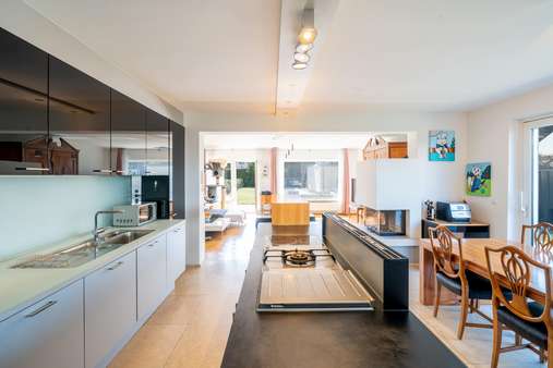 Küche - Doppelhaushälfte in 81827 München mit 186m² kaufen