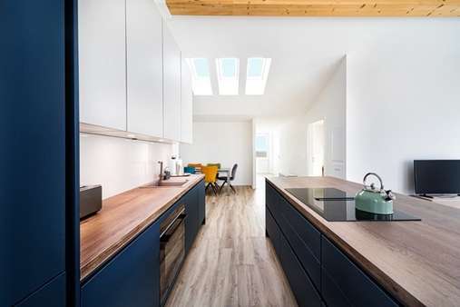 Offene Wohnküche - Dachgeschosswohnung in 86830 Schwabmünchen mit 131m² kaufen