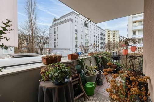 Loggia - Erdgeschosswohnung in 80636 München mit 101m² kaufen