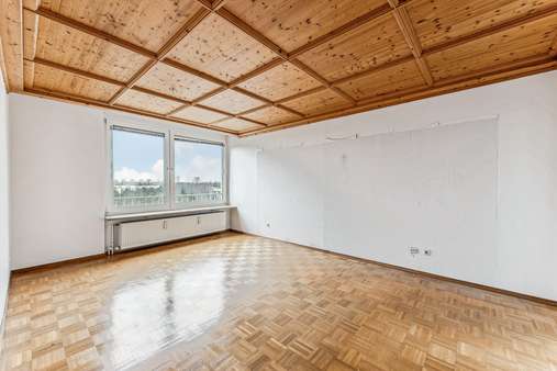 Wohnzimmer - Etagenwohnung in 81925 München mit 73m² kaufen