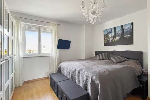 Schlafzimmer 2 - Etagenwohnung in 85540 Haar mit 100m² kaufen