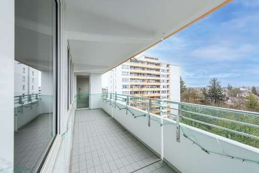 Balkon - Etagenwohnung in 82008 Unterhaching mit 111m² kaufen
