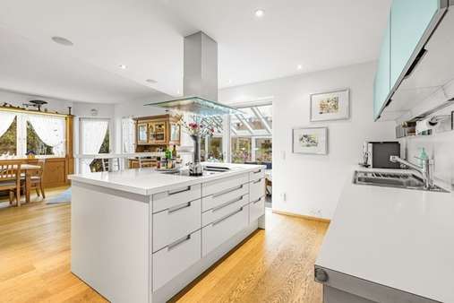 Küche mit Kochinsel - Einfamilienhaus in 87616 Marktoberdorf mit 225m² kaufen