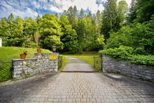 Denkmalgeschützte Landhaus-Villa mit Blick auf die Zugspitze