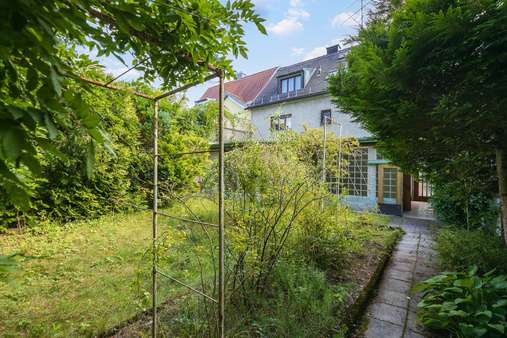 Garten - Doppelhaushälfte in 81379 München mit 203m² kaufen