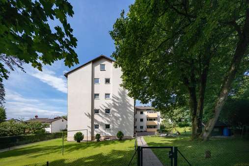 Außenansicht Außenansicht - Etagenwohnung in 85625 Glonn mit 76m² kaufen