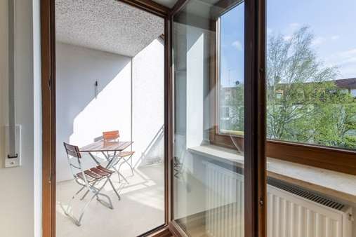 Zugang Loggia - Etagenwohnung in 81373 München mit 80m² kaufen