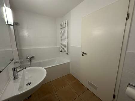 Badezimmer - Maisonette-Wohnung in 85716 Unterschleißheim mit 84m² mieten