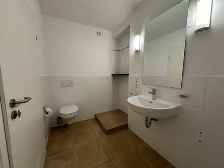 Badezimmer - Maisonette-Wohnung in 85716 Unterschleißheim mit 84m² mieten
