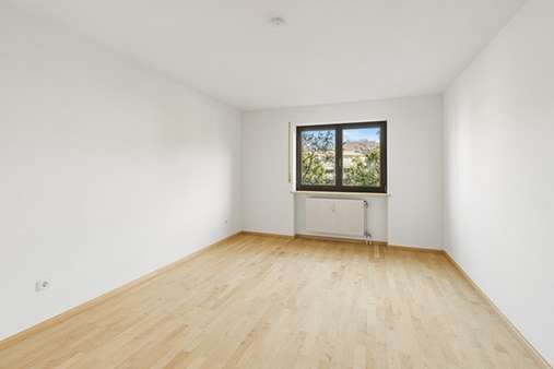 Schlafzimmer - Etagenwohnung in 81739 München mit 76m² kaufen