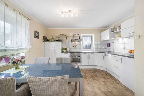Küche mit Essbereich - Maisonette-Wohnung in 85586 Poing mit 75m² kaufen